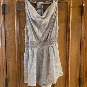 NBW white black womens backless shorts romper entro size L